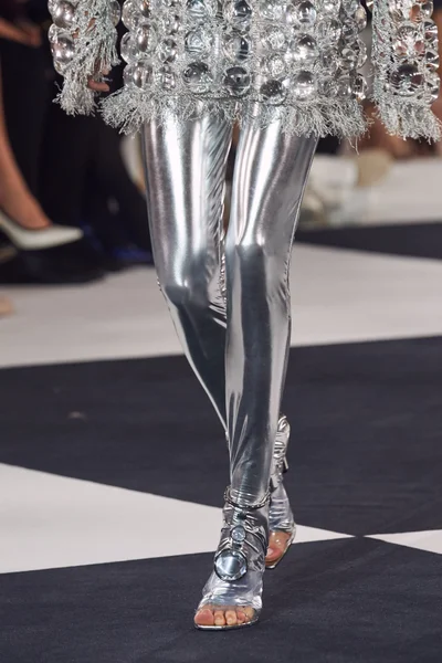 Look 220